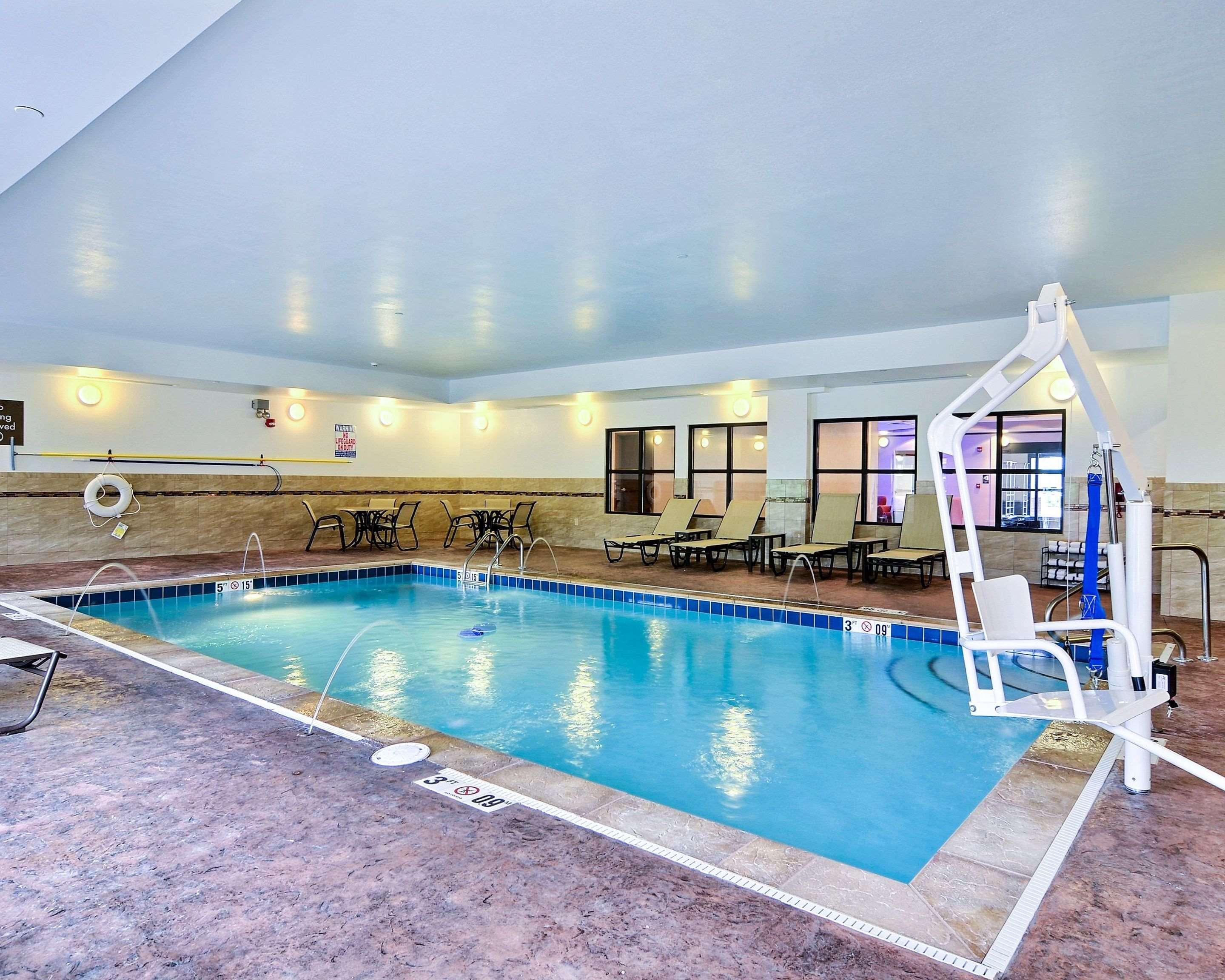 Comfort Suites Uniontown Ngoại thất bức ảnh