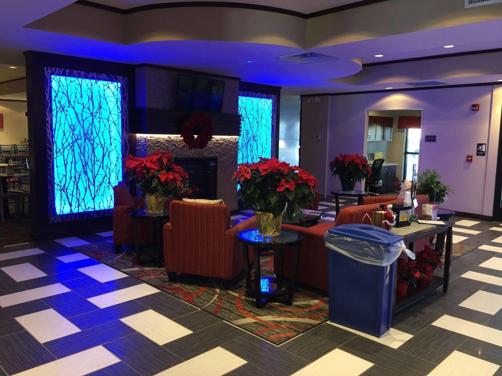 Comfort Suites Uniontown Ngoại thất bức ảnh