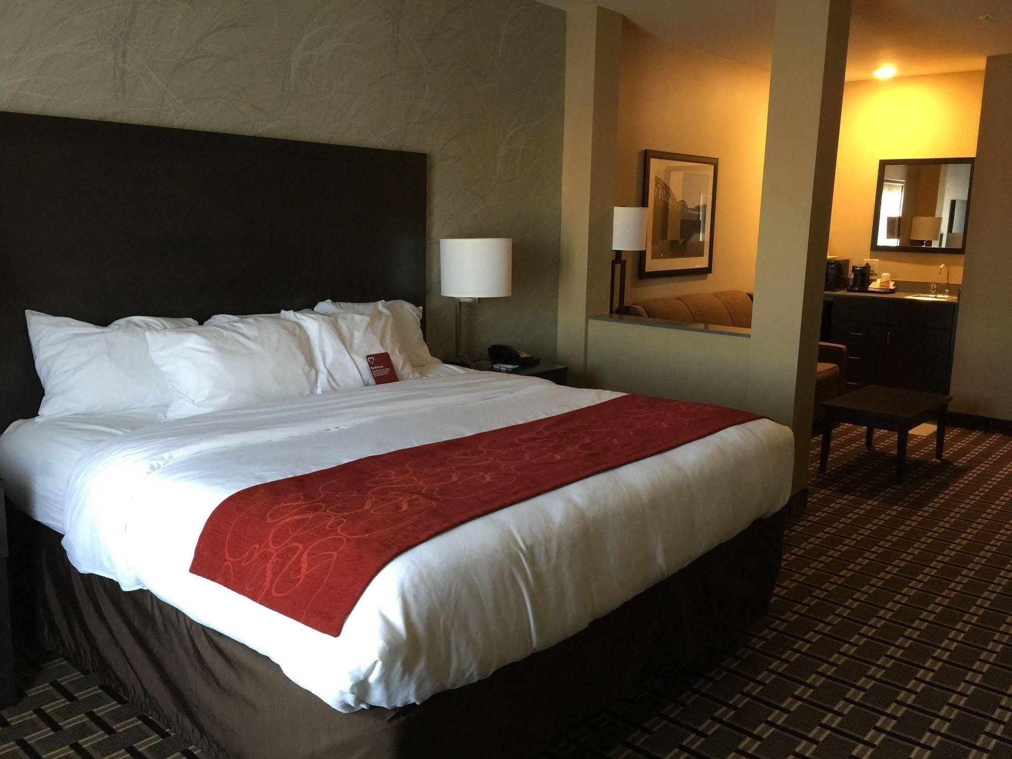 Comfort Suites Uniontown Ngoại thất bức ảnh